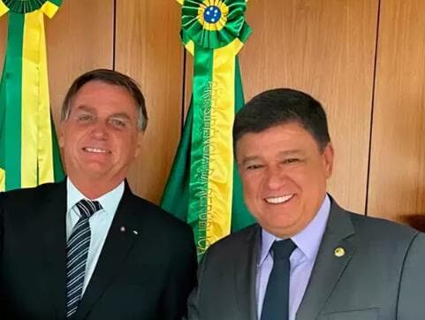 Bolsonaro fecha palanque em Minas com Viana e tenta cercar Zema