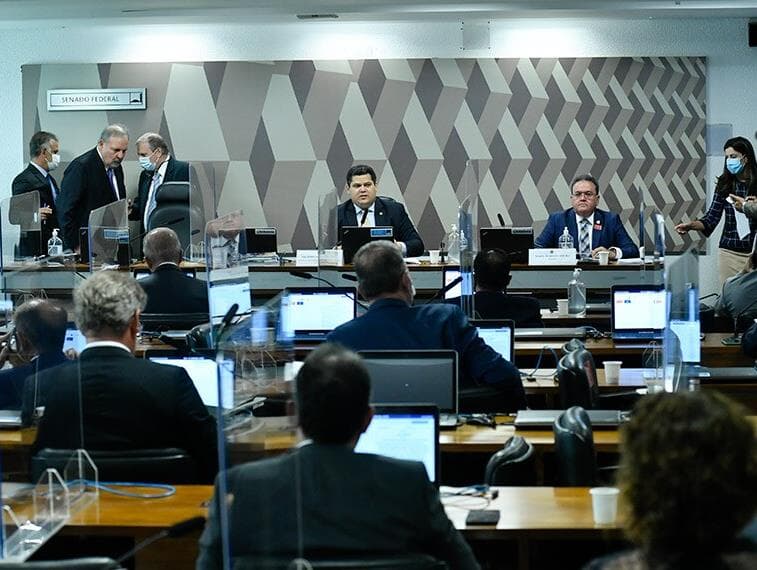 Sem acordo, CCJ adia análise da reforma tributária pela quinta vez