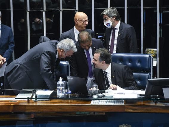 Senado aprova projeto que endurece penas de crimes contra crianças e adolescentes