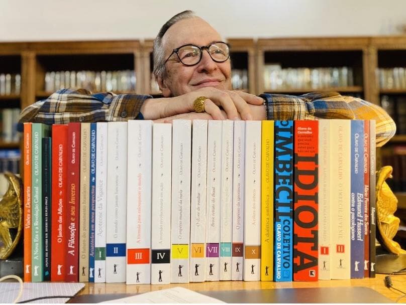 Guru bolsonarista, Olavo de Carvalho morreu aos 74 anos nos EUA