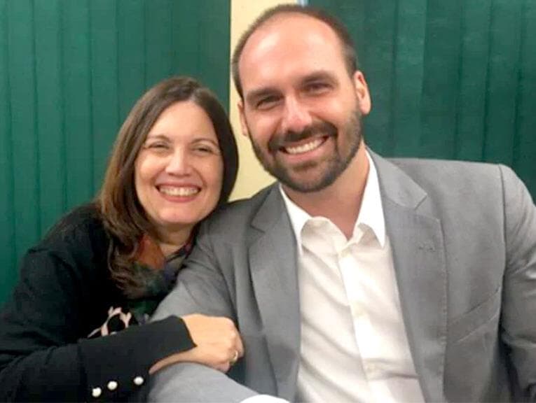 Eduardo Bolsonaro, Bia Kicis e Carla Zambelli divulgam informações falsas sobre vacinação infantil