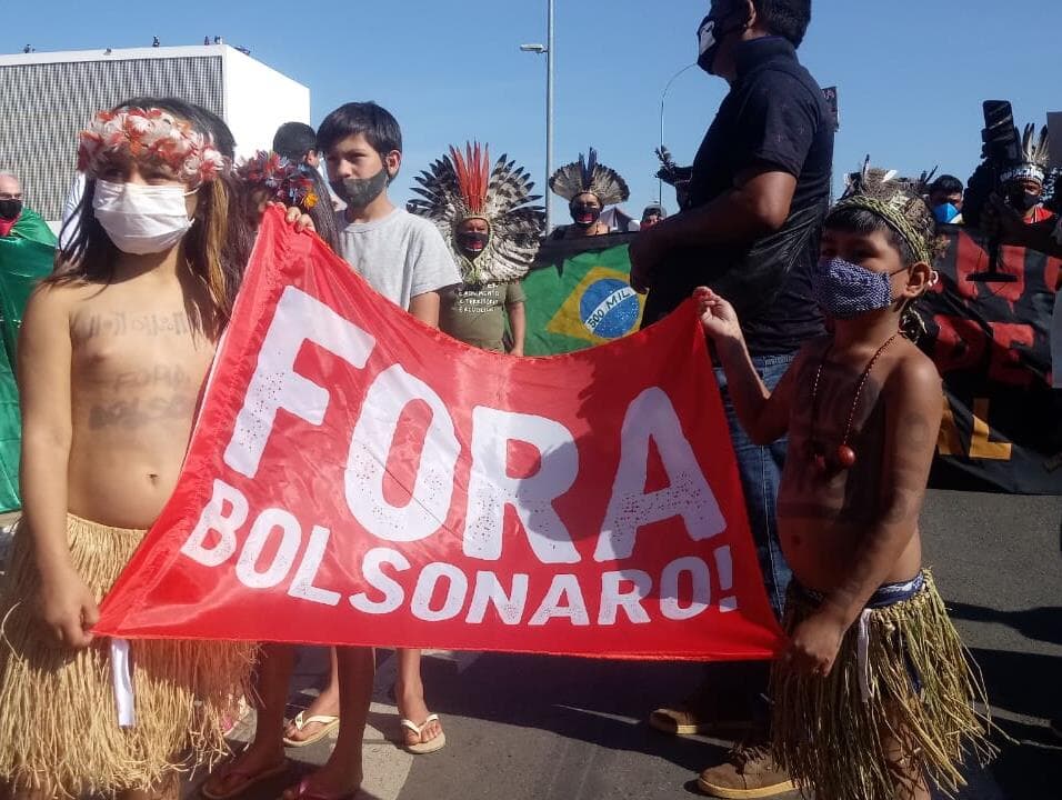 Veja imagens da manifestação contra Jair Bolsonaro em Brasília neste sábado