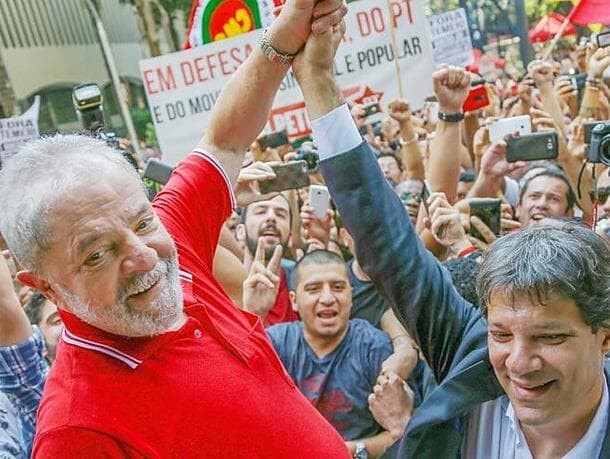 Lula confirma candidatura contra Bolsonaro em 2022