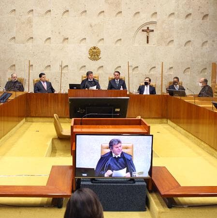 STF determina que governo defina e pague valor de renda básica nacional