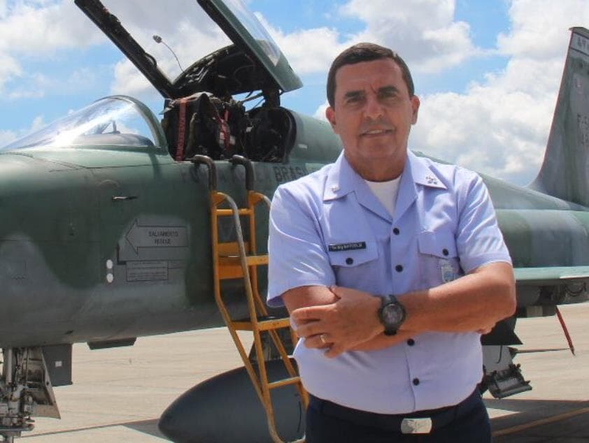 Novo comandante da Aeronáutica curte pauta bolsonarista nas redes