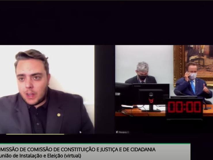 Ao vivo: CCJ é instalada na Câmara e confirma Bia Kicis na presidência