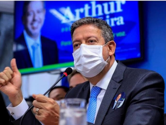 Arthur Lira é o candidato com mais declarações de voto nas redes sociais