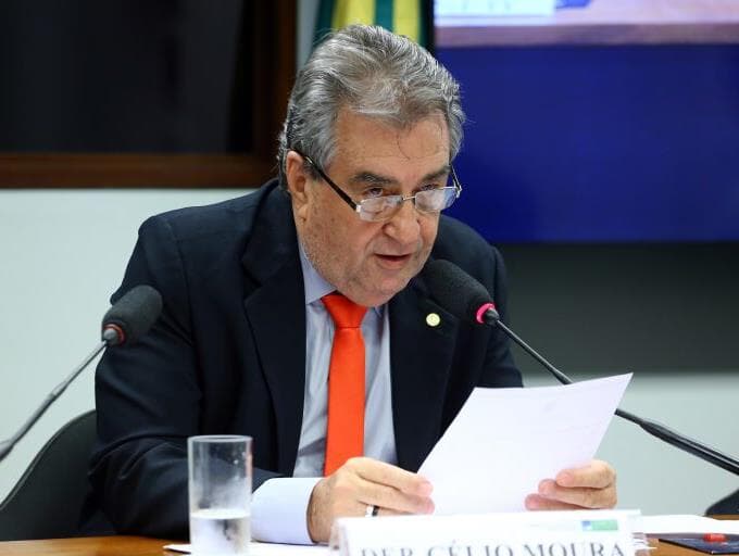 Deputado Célio Moura é ferido em acidente de carro e irmão morre