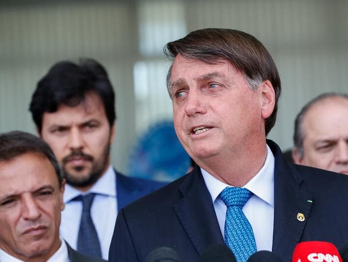 Bolsonaro abre vantagem para vencer já no primeiro turno, aponta pesquisa