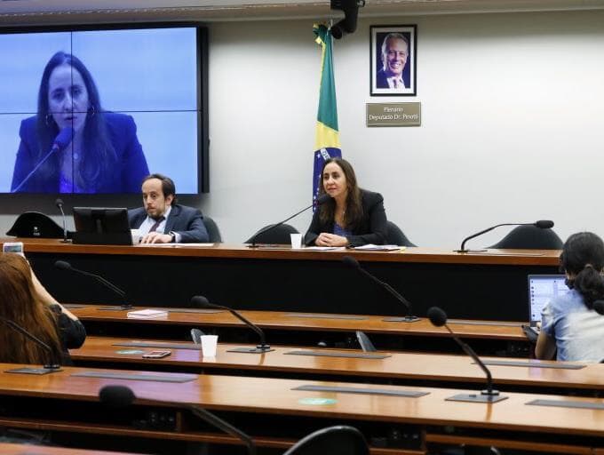 Inspirados pelas 10 medidas, deputados apresentam pacote contra a corrupção