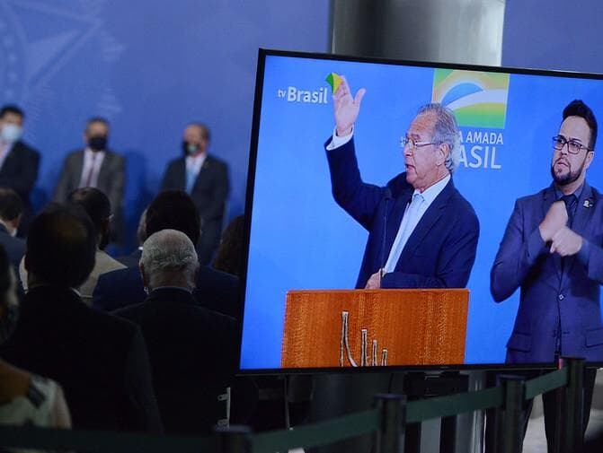 Governistas negam saída de Guedes; ala do Congresso vê queda de braço com Bolsonaro