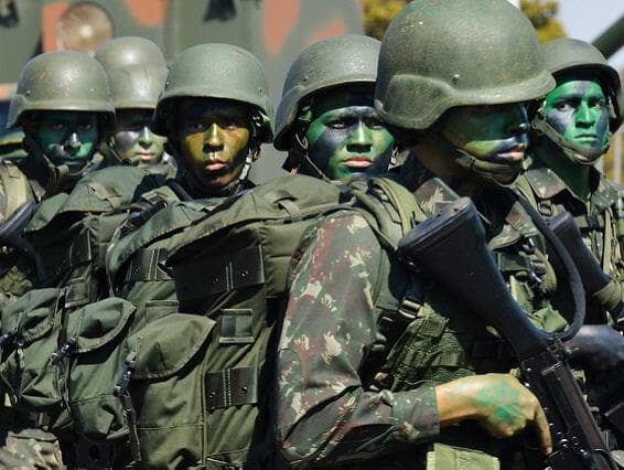 Militares de carreira e temporários: entenda as diferenças