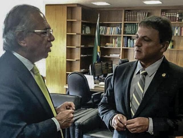 Relator acata Guedes e vai incluir Renda Brasil em PEC de corte de gastos