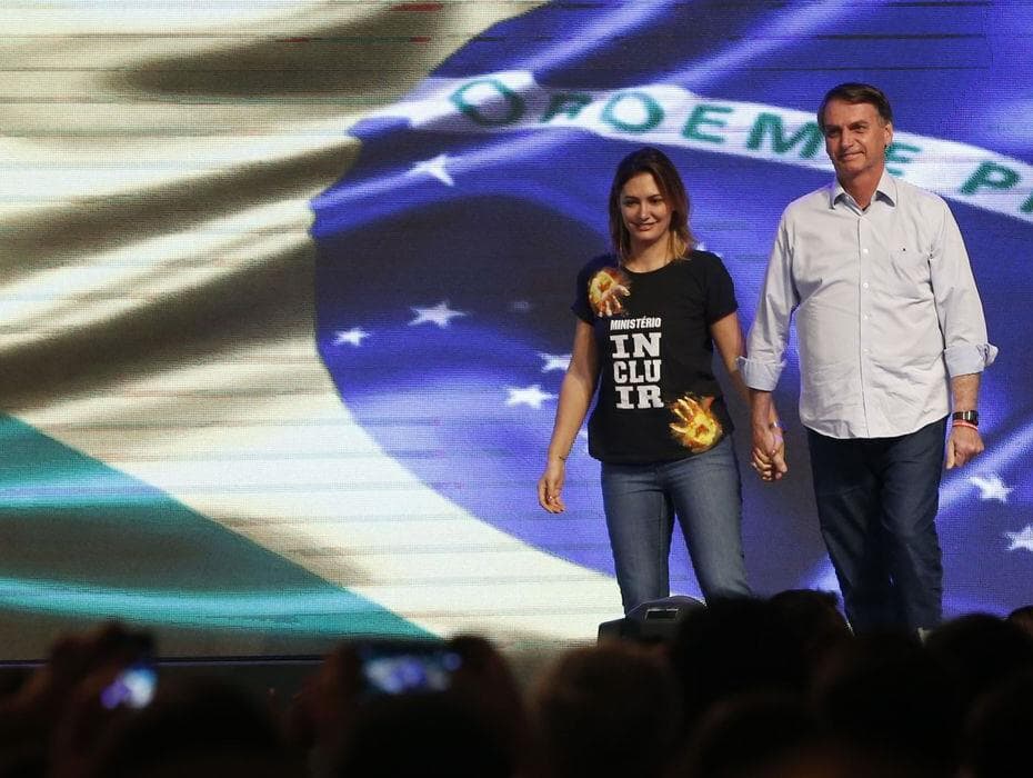 Deputados comparam cheques para Michelle Bolsonaro com caso Collor e PC Farias