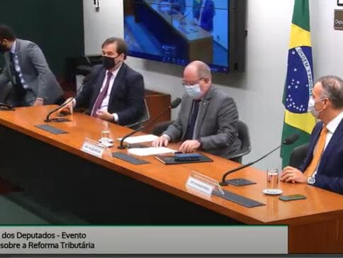 Maia faz apelo a Davi para retomar discussão sobre reforma tributária