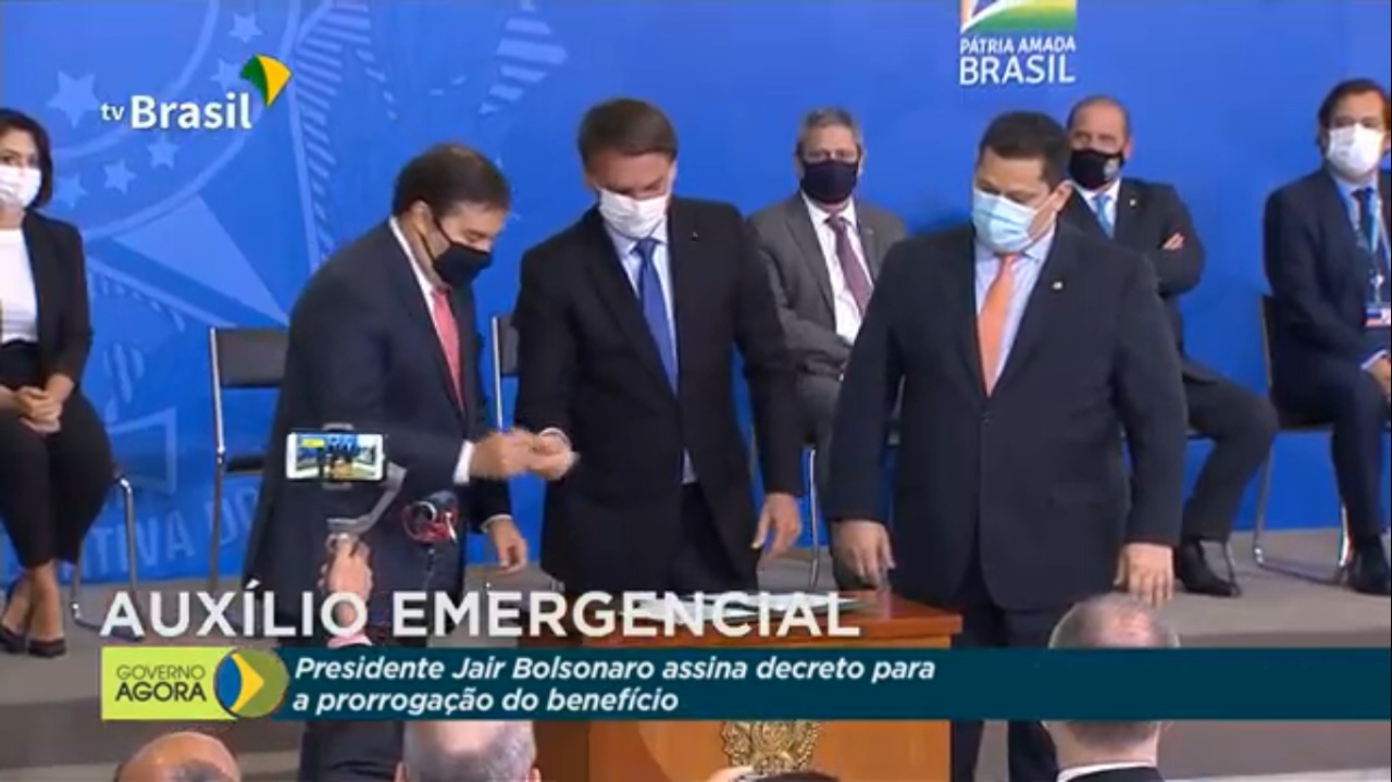 Governo anuncia duas novas parcelas de R$ 600 do auxílio emergencial