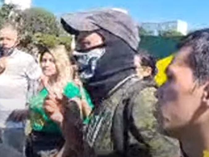 Bolsonaristas tentam frustrar manifestação: "Não tem diálogo com comunista"