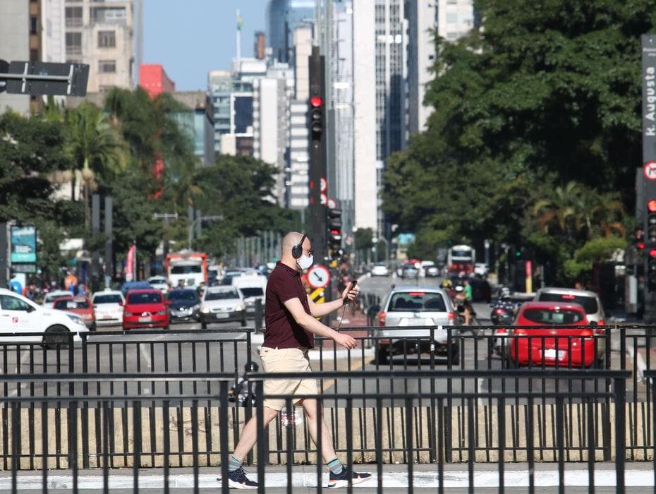 Cidades que reabriram comércio apresentam aumento de casos de covid-19