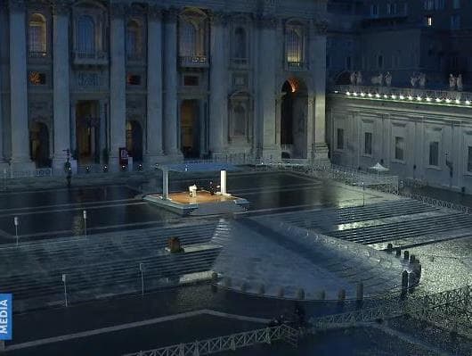 Papa reza sozinho na Praça São Pedro, em ato inédito na história; veja o vídeo