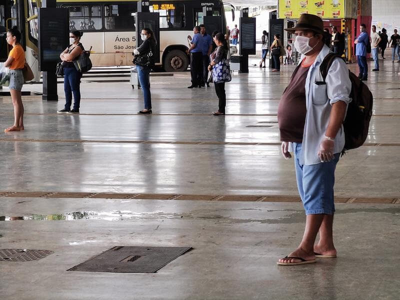 Câmara aprova auxílio de R$ 1,2 mil por família afetada por quarentena