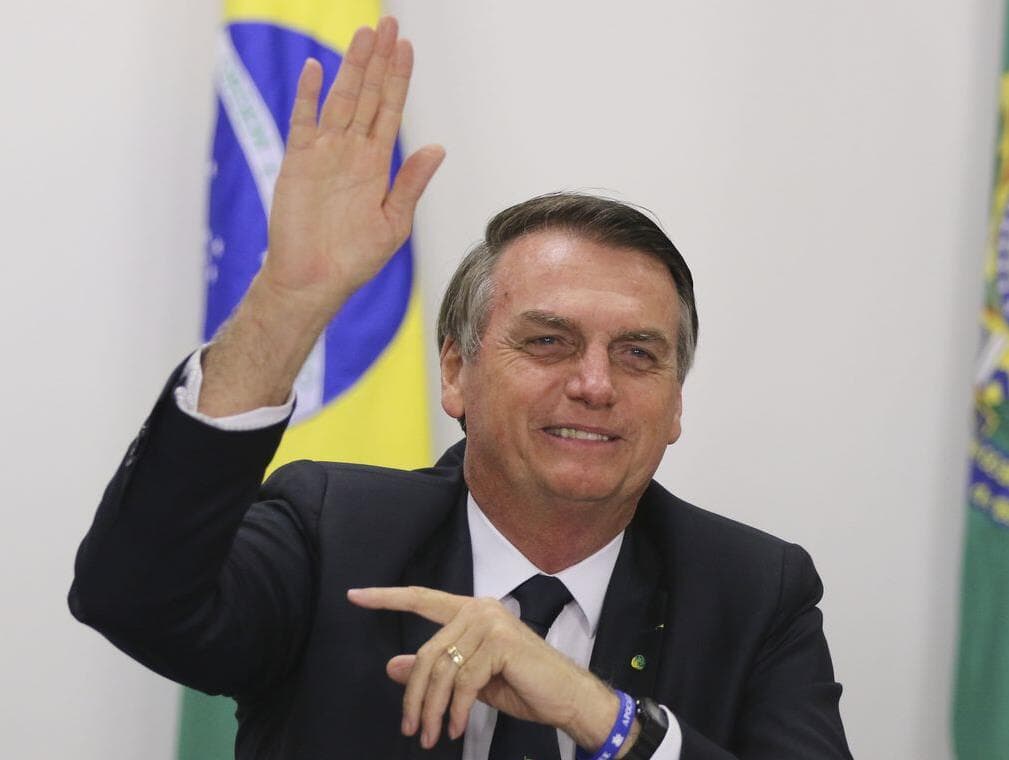 Repórter da Folha aciona Bolsonaro na Justiça por danos morais