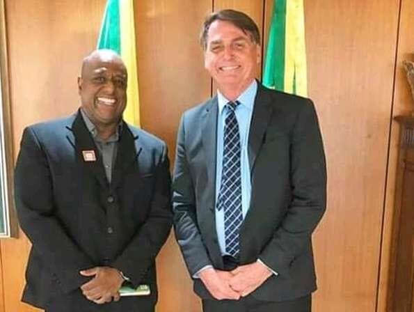 General atribui demissão à resistência para nomear amigo de F. Bolsonaro