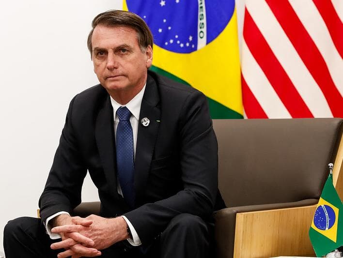 Bolsonaro repete Bolsonaro. Elogia Trump, critica Globo e evita entrevista