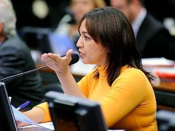 Coronavírus: Senadora quer ouvir ministro da Saúde