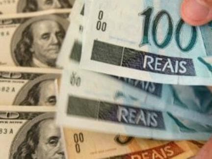 Dólar tem maior alta em 40 dias e ultrapassa R$ 4,18