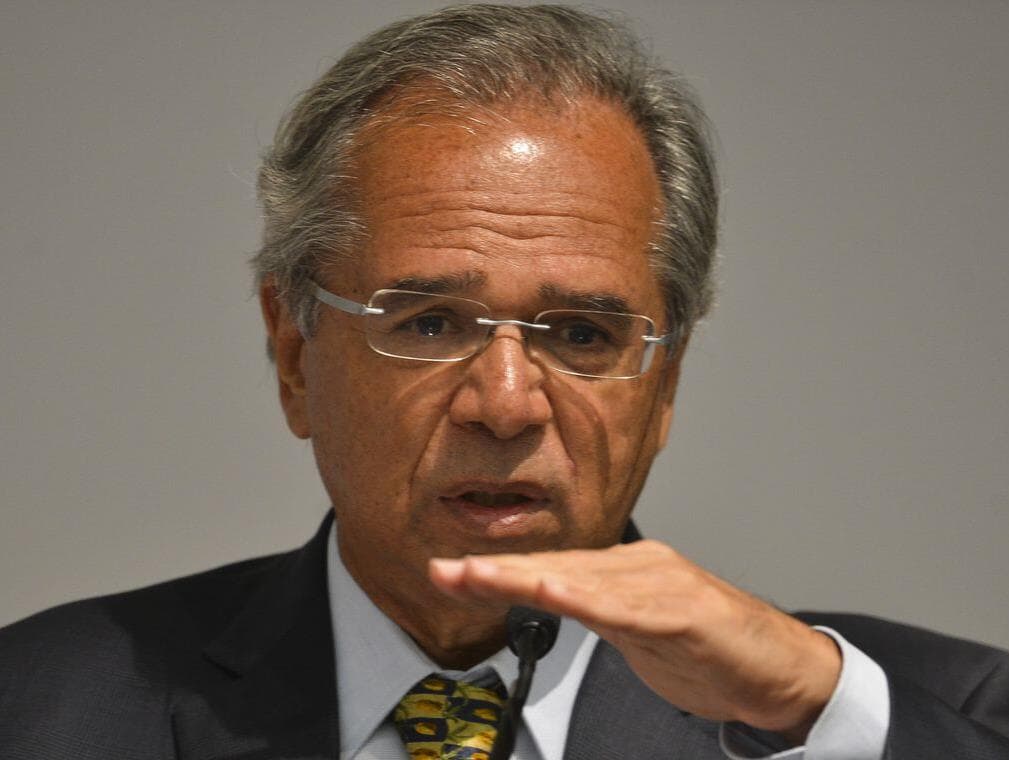 Deputado do PDT vai à PGR contra Paulo Guedes