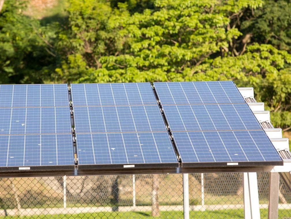 Postura da Aneel contra energia solar afeta a imagem do Brasil no exterior