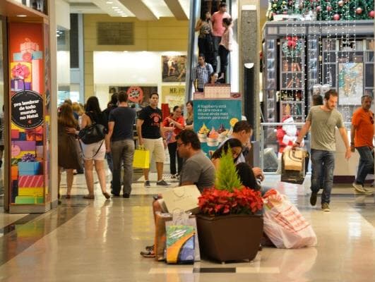 Pequenos lojistas questionam aumento de vendas no Natal