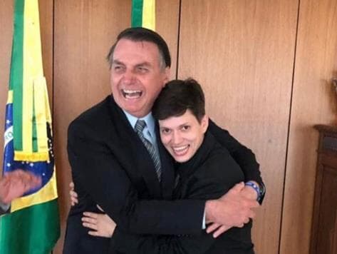 Youtuber defensora de Bolsonaro é vítima de ataque homofóbico