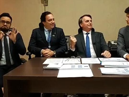 Bolsonaro cogita vetar dispositivo do pacote anticrime em live