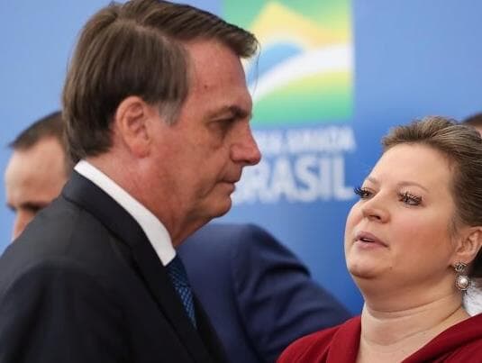 Veja o PowerPoint que Joice Halssemann usou para atacar Bolsonaro na CPI