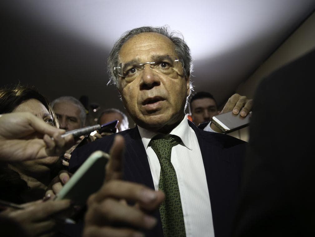 Paulo Guedes é denunciado na Comissão de Ética da Presidência