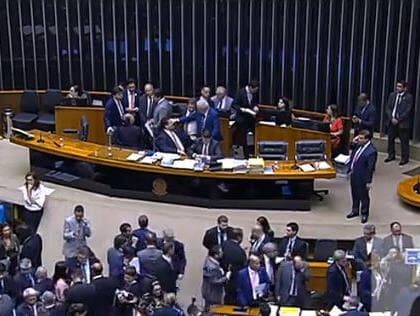 Ao vivo: Congresso avalia 11 vetos presidenciais