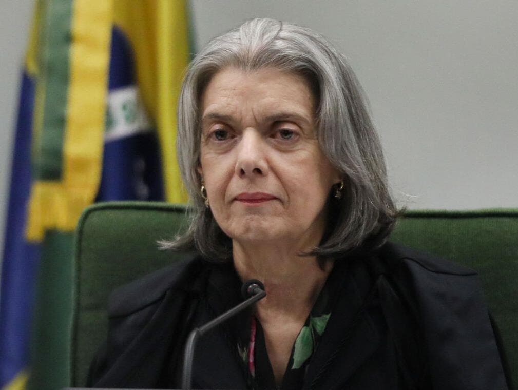 Cármen Lúcia manda soltar presos por condenação em 2ª instância