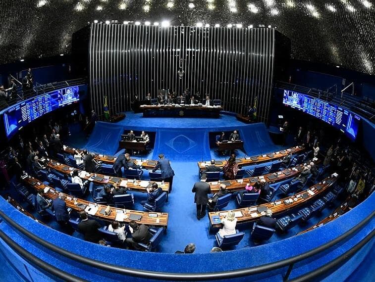 Senado aprova MP que amplia saque do FGTS para R$ 998