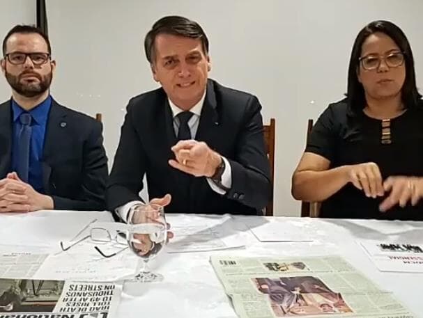 Bolsonaro diz que Witzel quer destruir sua imagem para virar presidente