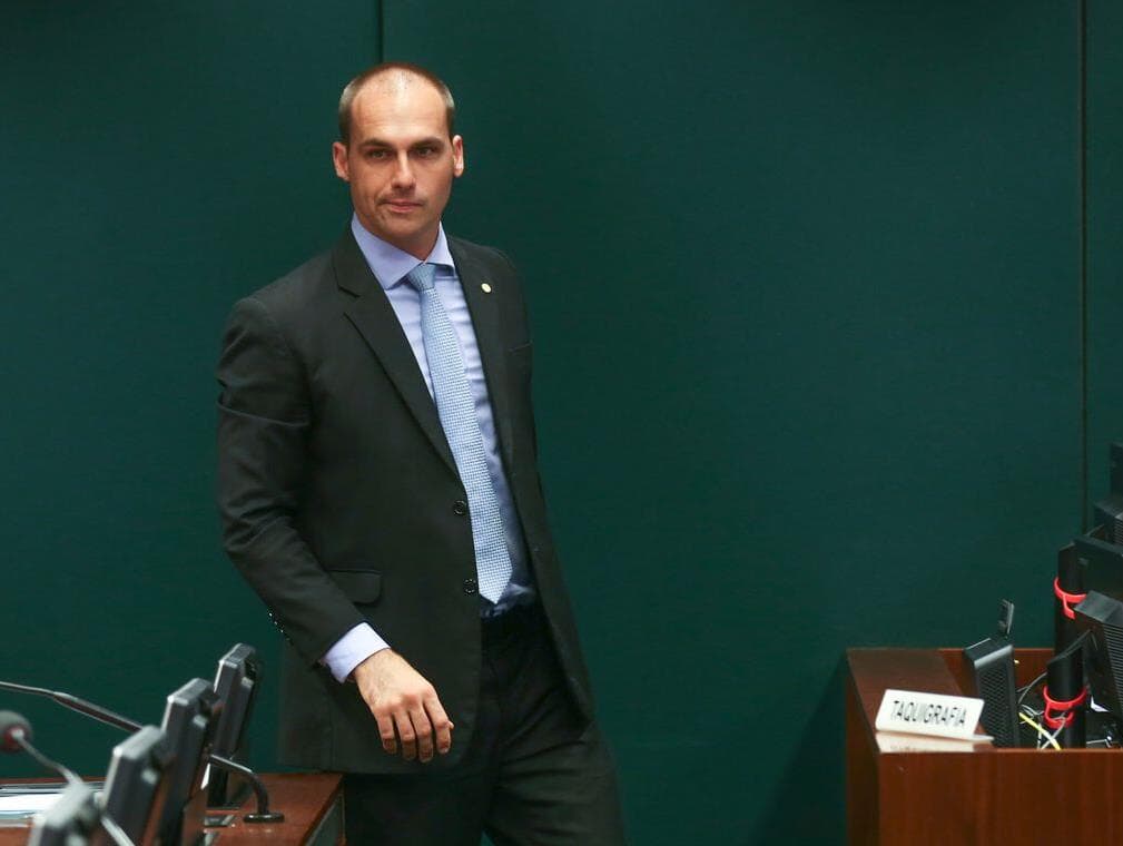 Pedido de expulsão de Eduardo Bolsonaro é entregue à executiva do PSL