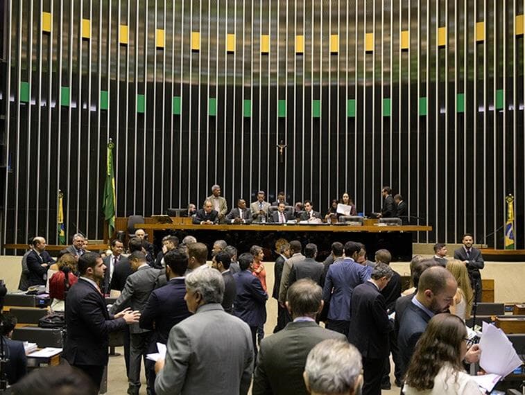 Congresso deve votar liberação de créditos para estatais e ministérios