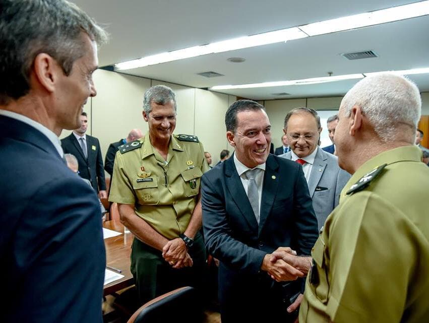 Plenário derruba reunião sobre reforma da Previdência dos militares