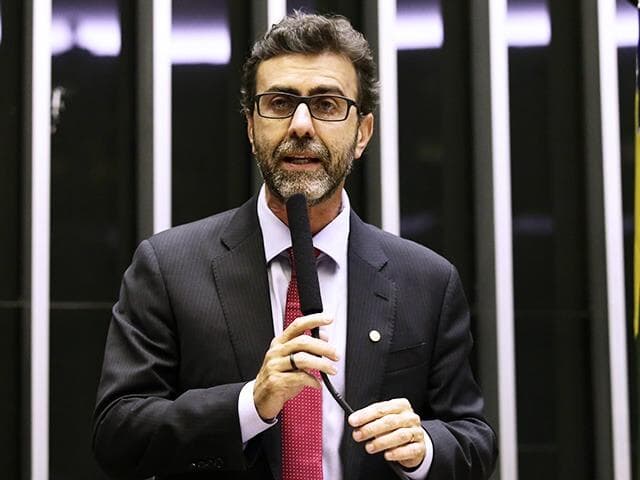 Marcelo Freixo defende união da esquerda para evitar ditadura