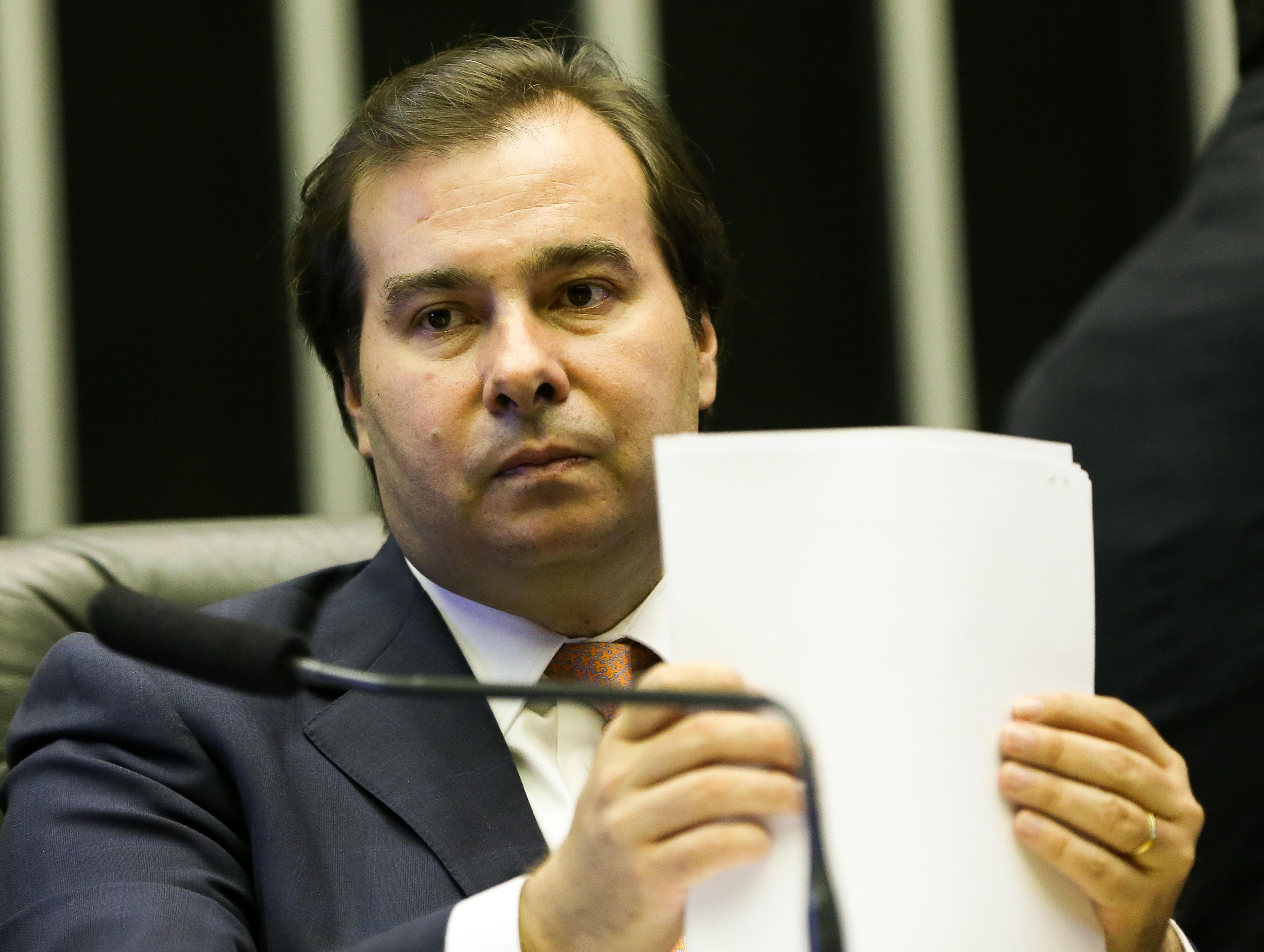 Rodrigo Maia se opõe a aumento para 40% de recursos da União no Fundeb