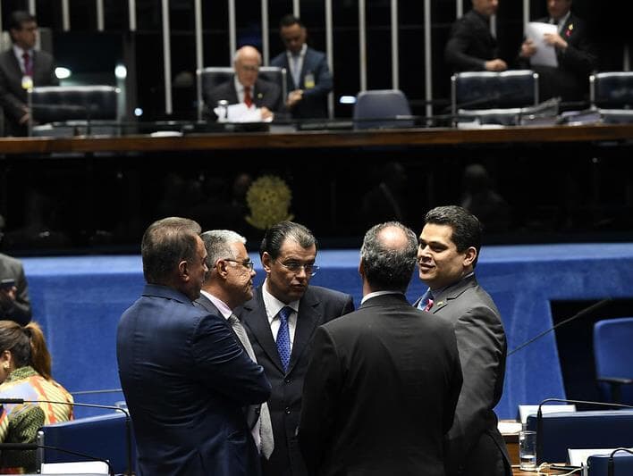 Reforma da Previdência: 13 senadores que apoiaram a proposta votaram contra mudança no abono salarial. Veja lista