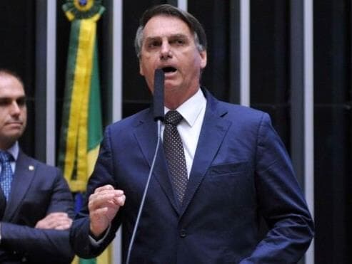 Bolsonaro vai a NY com Eduardo e Nelsinho Trad