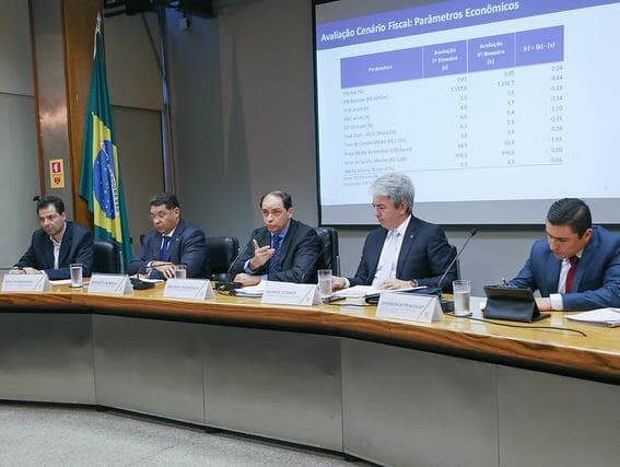 Governo libera quase R$ 800 milhões em emendas parlamentares. Entenda o contexto