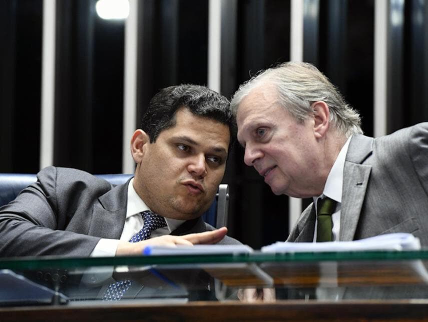 Relator da reforma da Previdência no Senado entrega parecer nesta terça-feira