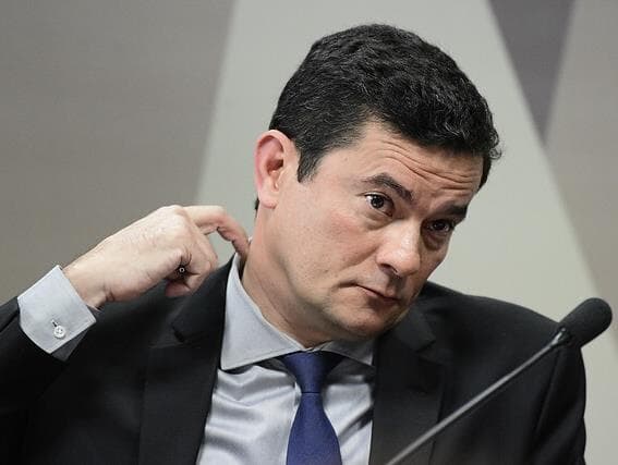 Senador vai à PGR contra portaria de Moro que atinge Glenn